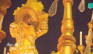 Quand Stéphane Bern danse sur un char au Carnaval de Rio