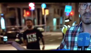Après l'attentat de Barcelone, un homme fait le buzz avec son t-shirt (vidéo)