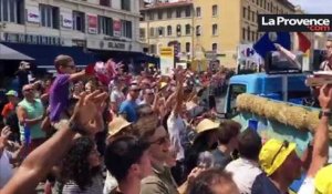 Tour de France à Marseille : la caravane déambule sur le Vieux-Port