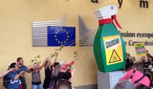 Manifestation contre le glyphosate devant la Commission européenne