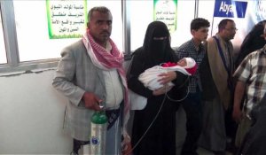 Yémen: des malades attendent la mise en place d'un pont aérien