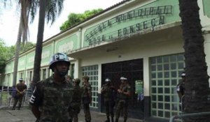 Sécurité accrue à l'extérieur du bureau de vote de Bolsonaro