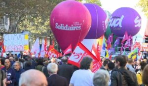 Paris: défilé contre la politique sociale de Macron (1)