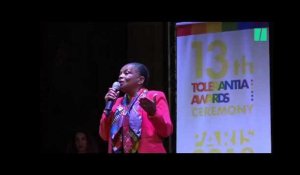 Taubira chante du Aznavour en recevant un prix de lutte contre l'homophobie