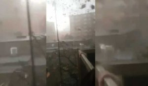 Impressionnantes images amateur d'une tornade au Canada