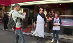 Action antispéciste devant des boucheries parisiennes
