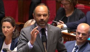 Démission refusée de Collomb: Philippe réagit à l'Assemblée