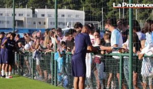 OM : séance de dédicaces surprise pour les 250 supporters à la Commanderie