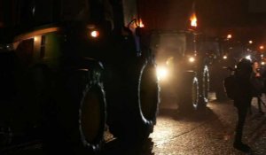 Les agriculteurs organisent une opération escargot dans les Yvelines