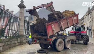 VIDÉO. Blocages, dépôt de fumier, opération escargot... les agriculteurs de l'Orne très mobilisés