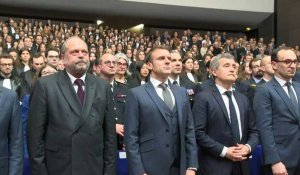 Emmanuel Macron observe une minute de silence en hommage à Robert Badinter