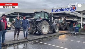 VIDÉO. Action coup de poing des agriculteurs sur le parking Leclerc de Lisieux 
