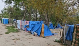 Camp de migrants désert au Mexique alors que Biden et Trump se rendent à la frontière