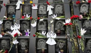 Ukraine : hommage aux dizaines de morts de la Révolution de Maïdan