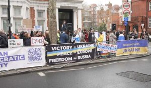 Royaume-Uni : manifestation anti-Poutine devant l'ambassade de Russie à Londres
