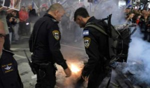 Israël: à Tel-Aviv, des manifestants appellent aux élections et à la libération des otages