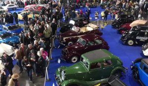 Exposition de voitures anciennes à Artois Expo