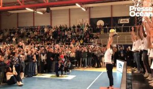 VIDÉO. Les volleyeurs champions de France, fêtés par un millier de supporters à Saint-Nazaire