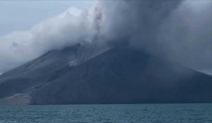 L'Indonésie s'empresse d'évacuer des centaines de personnes près d'un volcan en éruption