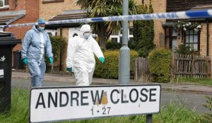Royaume-Uni: la police scientifique sur les lieux de l'attaque à l'épée à Londres