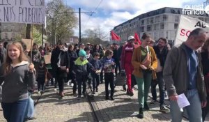 VIDEO. Manifestation contre la réforme du "choc des savoirs" à Nantes, samedi 30 mars