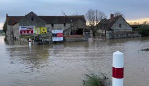 La Creuse en crue et des rues inondées à La Roche-Posay