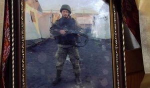 "Ils nous mettaient tout devant" : des Népalais recrutés par l'armée russe pour combattre en Ukraine