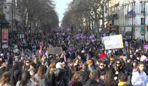 8-Mars: la manifestation parisienne arrive à Bastille