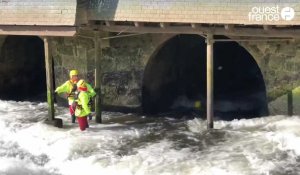 VIDEO. A Landerneau, les pompiers s'entraînent pour intervenir dans la rivière de l'Elorn
