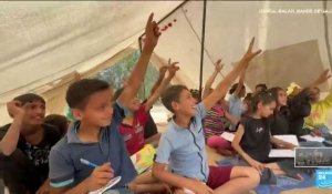 Gaza : des professeurs tentent de faire cours dans des écoles de fortune