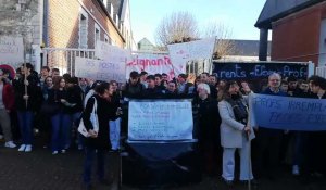 Les professeurs ont manifesté devant le lycée Woillez de Montreuil-sur-Mer