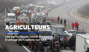 Opération escargot dans l'Est -Var, les agriculteurs bloquent le péage du capitou sur l'A8