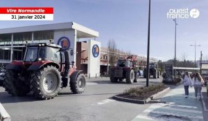 VIDEO. Les agriculteurs viennent d’arriver au magasin E.Leclerc à Vire Normandie 