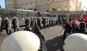 Athènes: affrontements entre la police et des étudiants au cours d'une manifestation