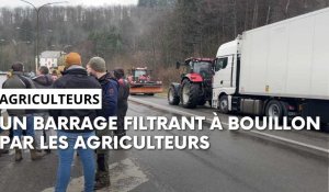 Un barrage filtrant à Bouillon par les agriculteurs