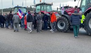 Les agriculteurs de l’Aube rassemblés à Torvilliers pour aller bloquer Paris