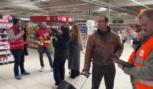 Débrayage et manifestation à Auchan Englos
