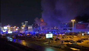 Attaque en Russie: les services d'urgence sur place, la salle de concert en feu
