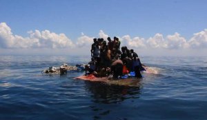 Indonésie: des réfugiés rohingyas sauvés en mer après un naufrage