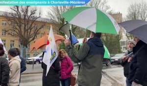 Manifestation des enseignants et parents d'élèves à Charleville-Mézières