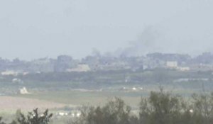 Des nuages de fumée s'élèvent au-dessus du sud de la bande de Gaza