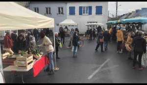 " Ca fait longtemps qu'on l'attendait ! " : à Douarnenez, reportage au tout nouveau marché de Ploaré