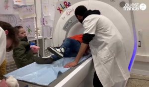 VIDÉO. À « l'Hôpital des nounours », les étudiants en médecine de Caen soignent les doudous
