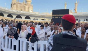 Les musulmans prient pour l'Aïd al-Fitr à la Grande Mosquée de La Mecque