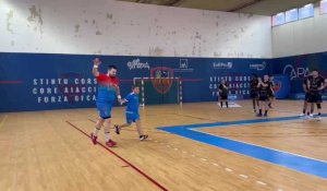 Handball (N1) GFCA - Draguignan : l'entrée des joueurs 