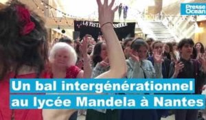 VIDEO. Un bal intergénérationnel au lycée Mandela à Nantes