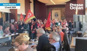 VIDÉO. Les agents de la Ville de Saint-Nazaire en grève font irruption au conseil municipal