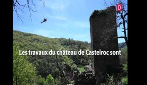   Les travaux du château de Castelroc sont en cours,  grâce à un système d’hélitreuillage.