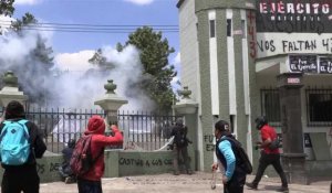 Etudiants disparus au Mexique: heurts entre policiers et manifestants