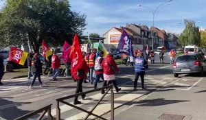 Arras: le cortège de la grève dans les services publics au rond-point de Tchécoslovaquie 